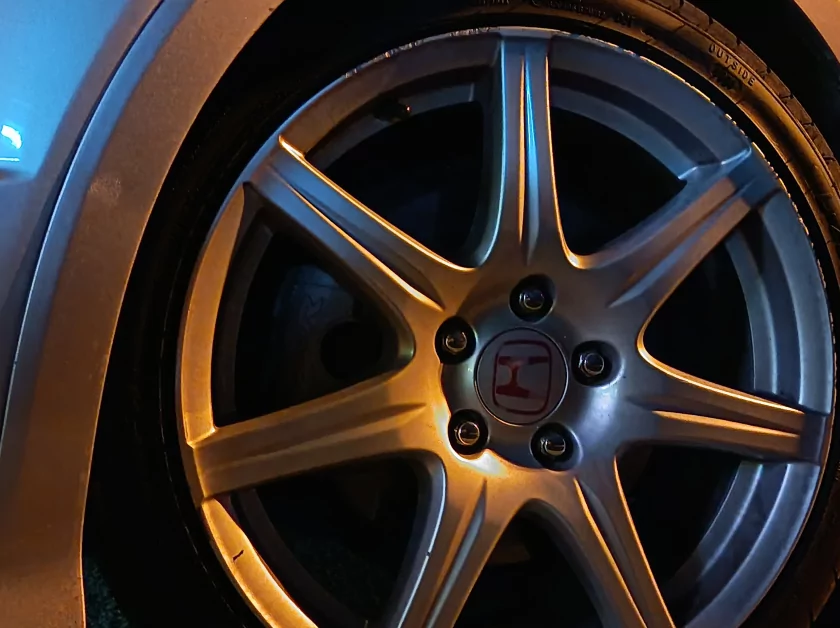 Стильный, тонкий, лёгкий и с металлической рамкой: обзор HONOR 600 Lite