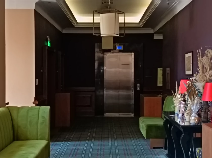 Стильный, тонкий, лёгкий и с металлической рамкой: обзор HONOR 600 Lite