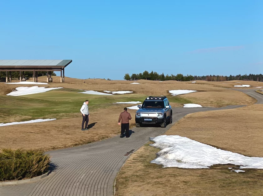 Стильный, тонкий, лёгкий и с металлической рамкой: обзор HONOR 600 Lite