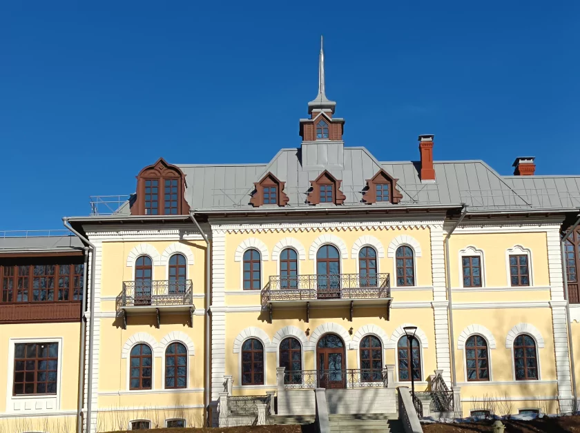 Стильный, тонкий, лёгкий и с металлической рамкой: обзор HONOR 600 Lite