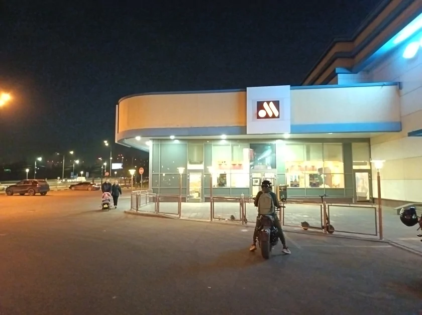 Стильный, тонкий, лёгкий и с металлической рамкой: обзор HONOR 600 Lite