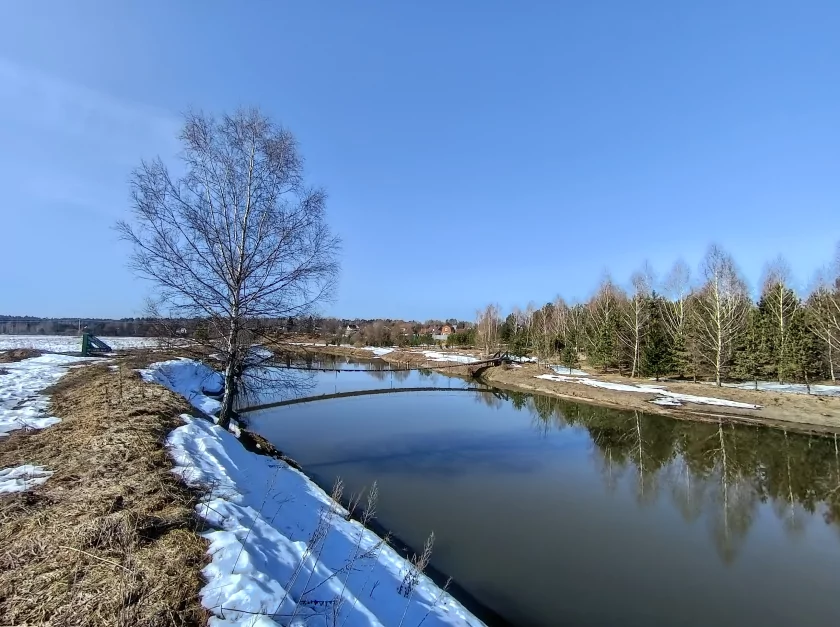 Стильный, тонкий, лёгкий и с металлической рамкой: обзор HONOR 600 Lite