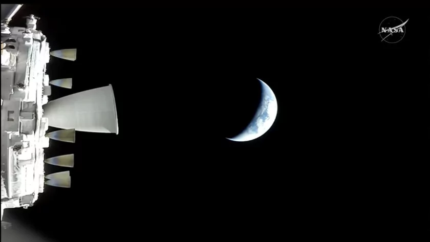 Первое фото, сделанное астронавтами миссии Artemis II