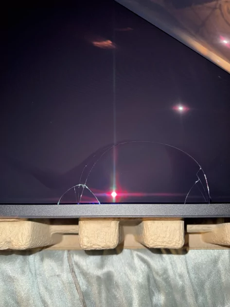 Для монитора стоимостью 1300 долларов ASUS выбрала дешёвую упаковку: это приводит к поломкам