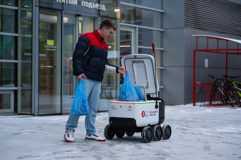 Роботы-доставщики Яндекса теперь работают в четырёх городах Подмосковья