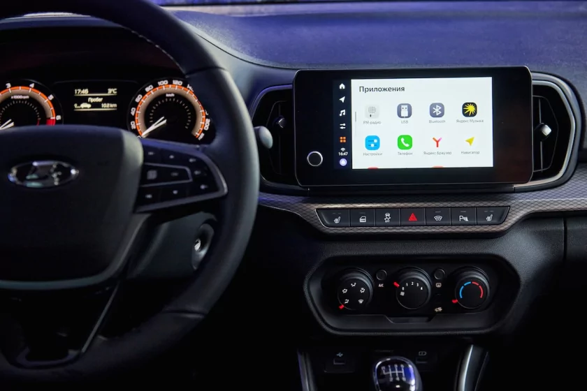 Яндекс Авто покажет прототип новой ИИ-платформы для автомобилей с Алисой на борту