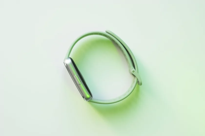 Прокачали по делу: обзор HUAWEI Band 11 с увеличенным экраном и новым аккумулятором