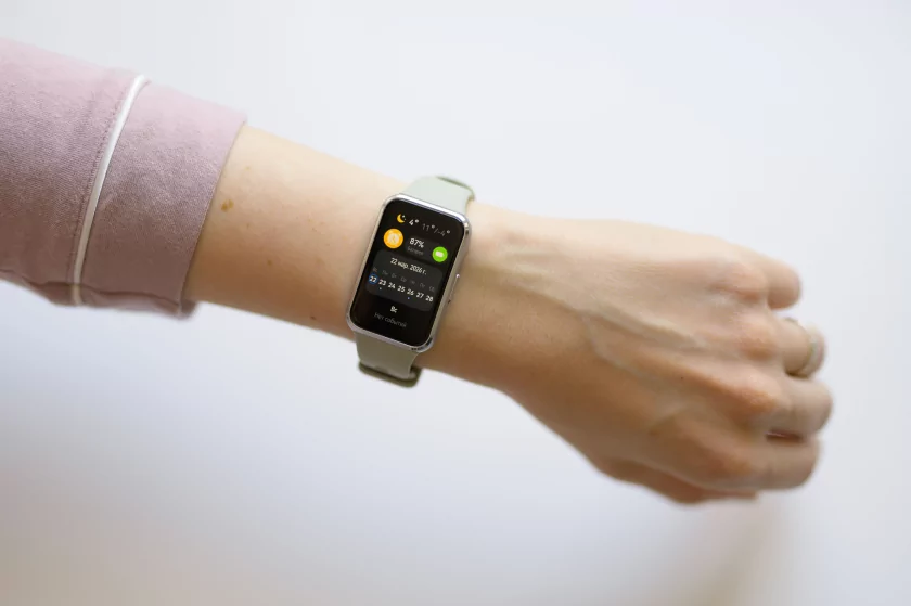 Прокачали по делу: обзор HUAWEI Band 11 с увеличенным экраном и новым аккумулятором