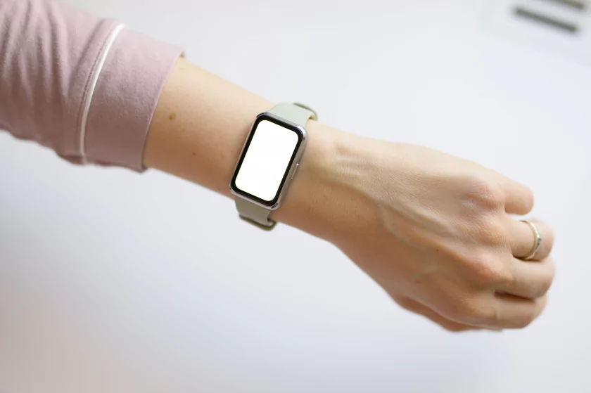 Прокачали по делу: обзор HUAWEI Band 11 с увеличенным экраном и новым аккумулятором