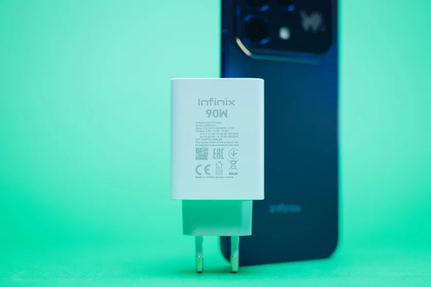 Показывает мемы на крышке, измеряет пульс и работает пауэрбанком: обзор Infinix NOTE 60 Pro — Автономность и зарядка. 2