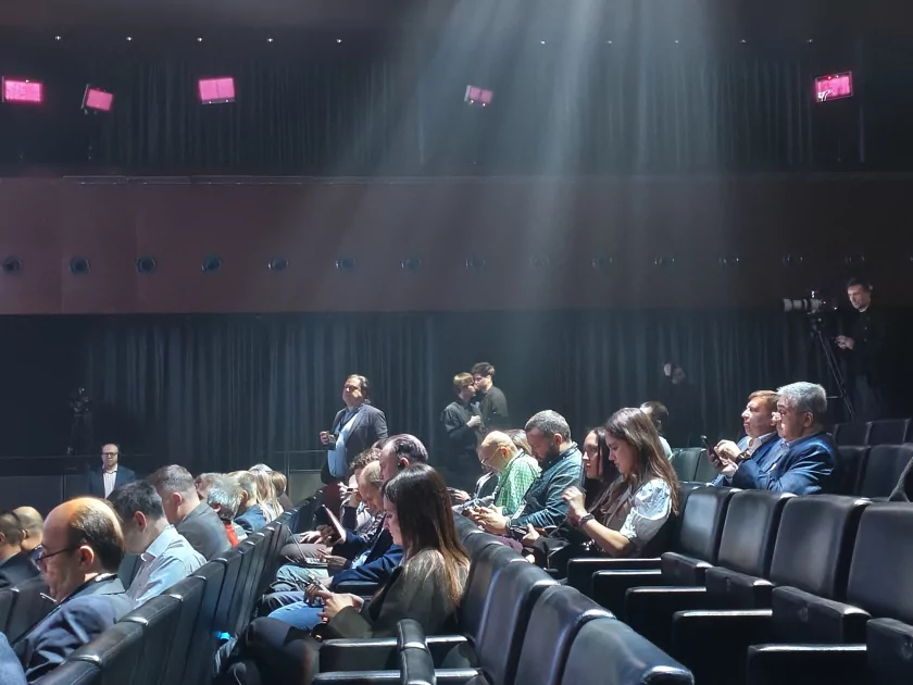 Показывает мемы на крышке, измеряет пульс и работает пауэрбанком: обзор Infinix NOTE 60 Pro — Качество снимков. 27