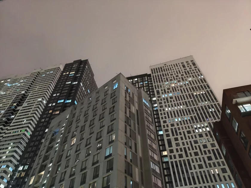 Показывает мемы на крышке, измеряет пульс и работает пауэрбанком: обзор Infinix NOTE 60 Pro — Качество снимков. 5