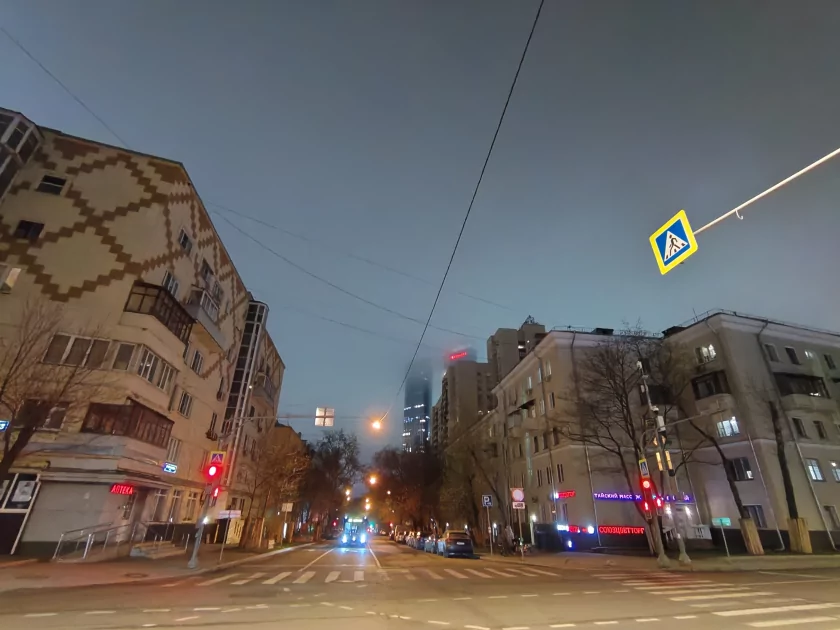 Показывает мемы на крышке, измеряет пульс и работает пауэрбанком: обзор Infinix NOTE 60 Pro — Качество снимков. 36