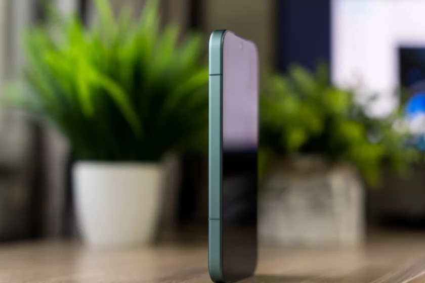 Вымирающий вид. Обзор Xiaomi 17 — компактного смартфона с флагманской начинкой — Дизайн. 5