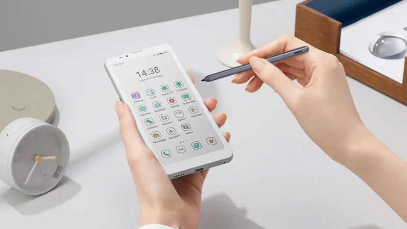 Bigme представила смартфон с двумя цветными дисплеями E Ink — HiBreak Dual