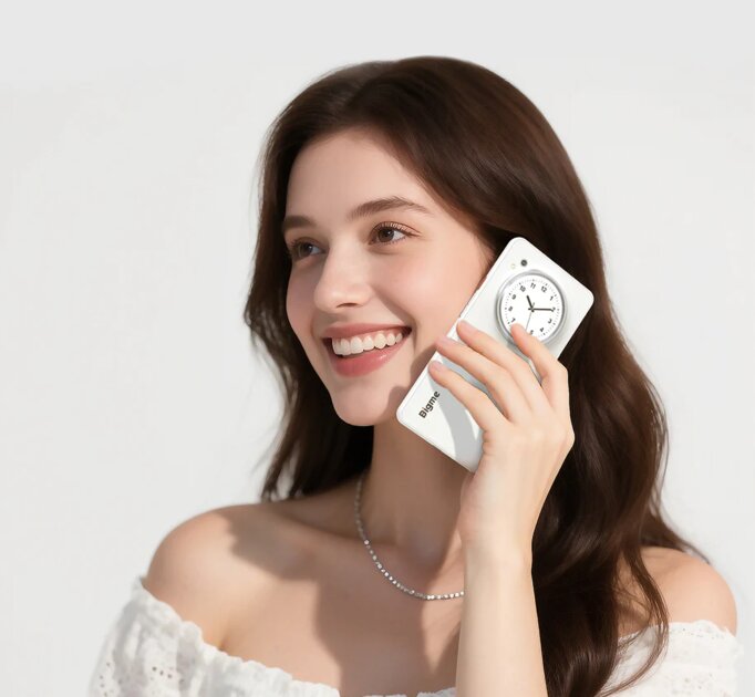 Bigme представила смартфон с двумя цветными дисплеями — HiBreak Dual