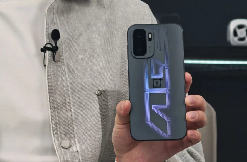 OnePlus показала смартфон Ace 6 Ultra с необычной расцветкой, созданной с помощью 3D-стереоскопии