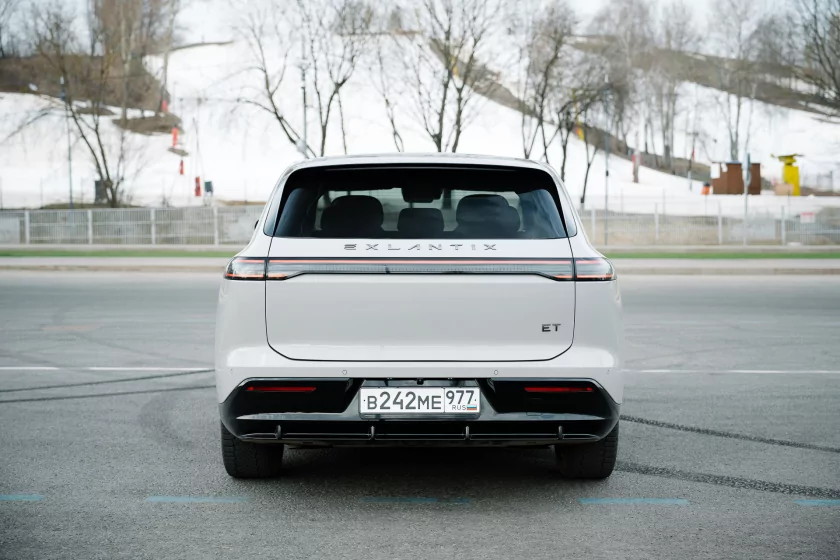 469 «лошадей», пневма и реальный расход: большой обзор серийного Exlantix ET — Знакомство. 4