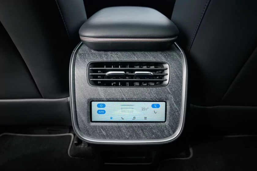 469 «лошадей», пневма и реальный расход: большой обзор серийного Exlantix ET — Знакомство. 9