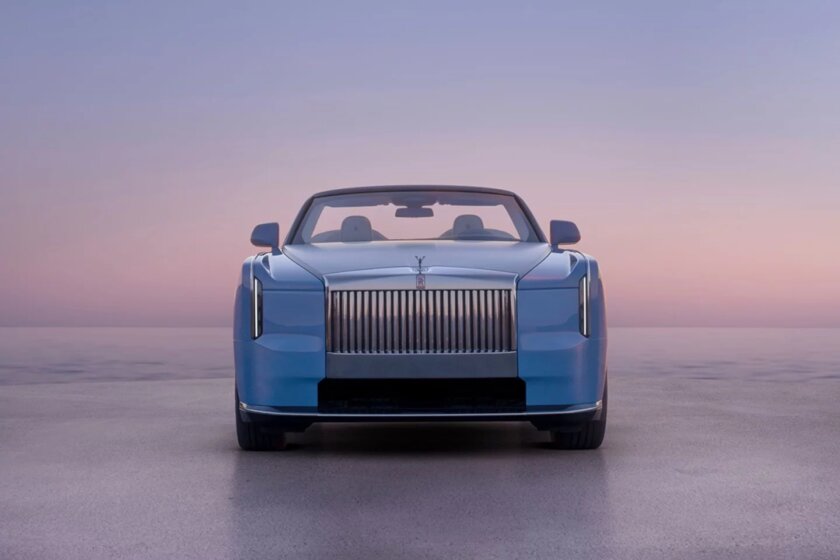 Представлен первый в истории Rolls-Royce электрический кабриолет: его длина 5,76 метра