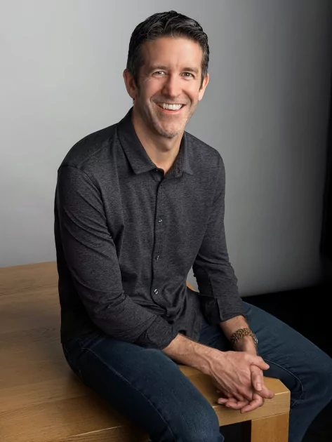 Тим Кук уходит в отставку: пост СЕО Apple займёт инженер Джон Тернус