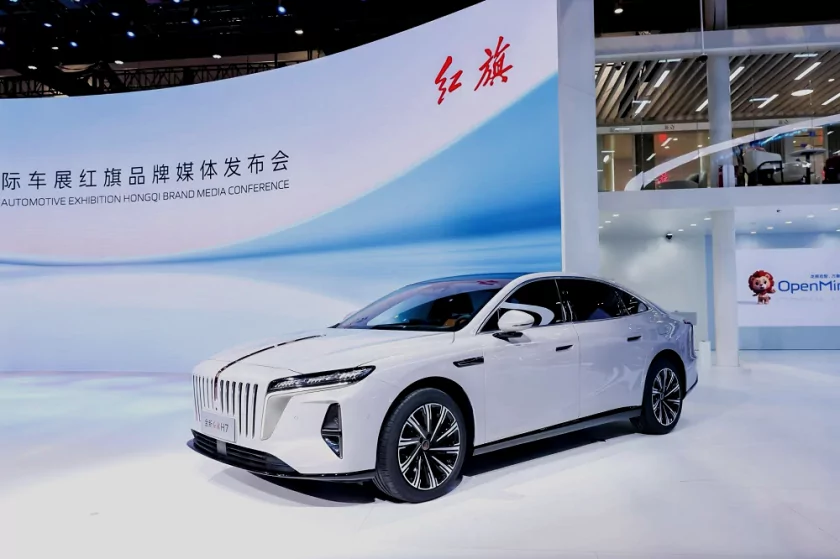 HONGQI на Пекинском автосалоне: седаны с автопилотом, люксовый рамный внедорожник и концепт будущего