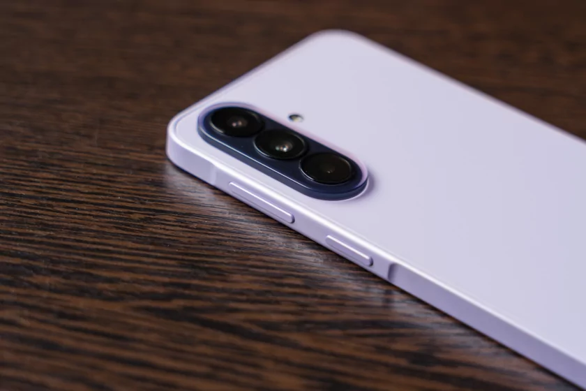 Смартфон, который вы купите на 6 лет: обзор Samsung Galaxy A37 — без экспериментов, только улучшения — Дизайн. 4