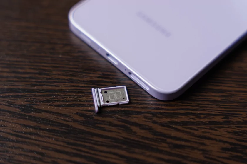 Смартфон, который вы купите на 6 лет: обзор Samsung Galaxy A37 — без экспериментов, только улучшения — Дизайн. 7