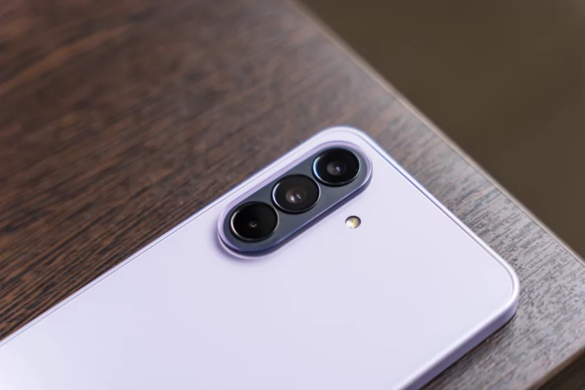 Смартфон, который вы купите на 6 лет: обзор Samsung Galaxy A37 — без экспериментов, только улучшения — Камеры. 1