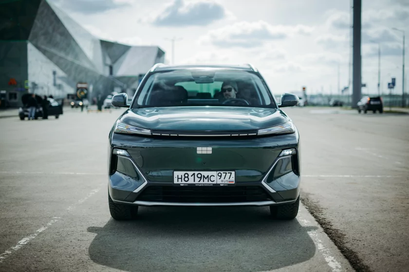 Обзор Geely EX5 EM-i: ездил как на электрокаре, но без страха разрядиться — Знакомство. 1