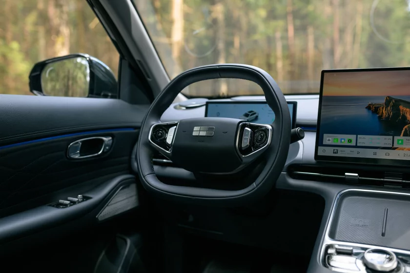 Обзор Geely EX5 EM-i: ездил как на электрокаре, но без страха разрядиться — Знакомство. 6