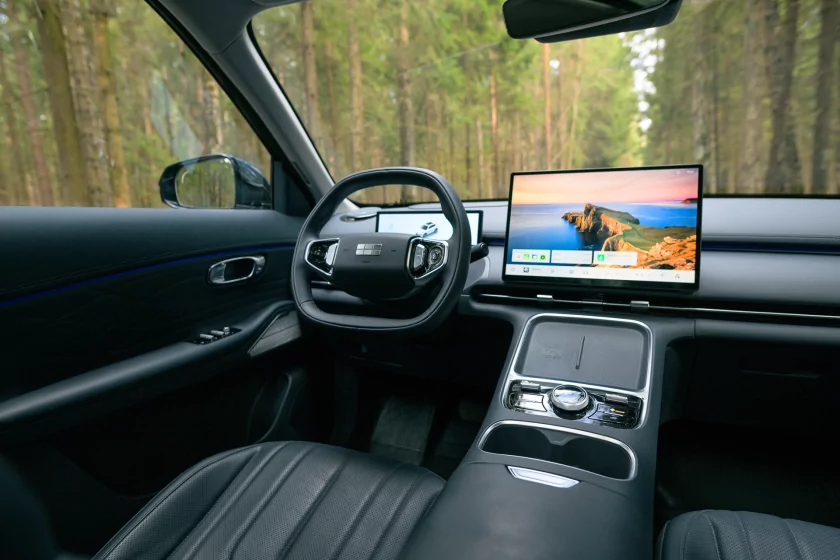 Обзор Geely EX5 EM-i: ездил как на электрокаре, но без страха разрядиться — Знакомство. 57