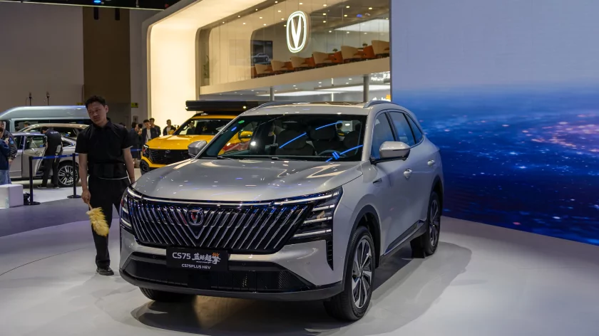 Главные премьеры автосалона в Пекине: супергибриды Changan, люксовые Avatr и новинки от BMW и Nissan