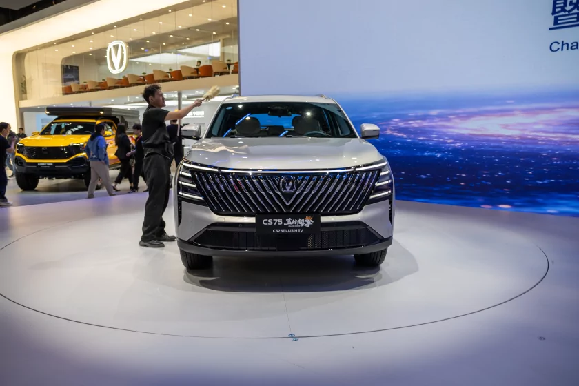 Главные премьеры автосалона в Пекине: супергибриды Changan, люксовые Avatr и новинки от BMW и Nissan