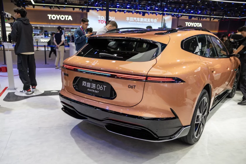 Главные премьеры автосалона в Пекине: супергибриды Changan, люксовые Avatr и новинки от BMW и Nissan