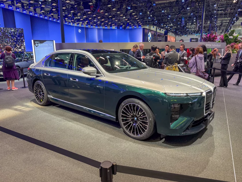 Главные премьеры автосалона в Пекине: супергибриды Changan, люксовые Avatr и новинки от BMW и Nissan