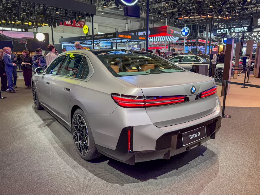 Главные премьеры автосалона в Пекине: супергибриды Changan, люксовые Avatr и новинки от BMW и Nissan