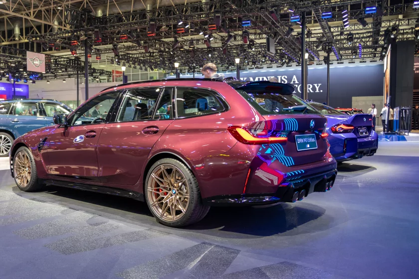 Главные премьеры автосалона в Пекине: супергибриды Changan, люксовые Avatr и новинки от BMW и Nissan