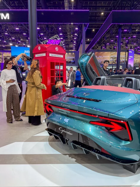 Главные премьеры автосалона в Пекине: супергибриды Changan, люксовые Avatr и новинки от BMW и Nissan