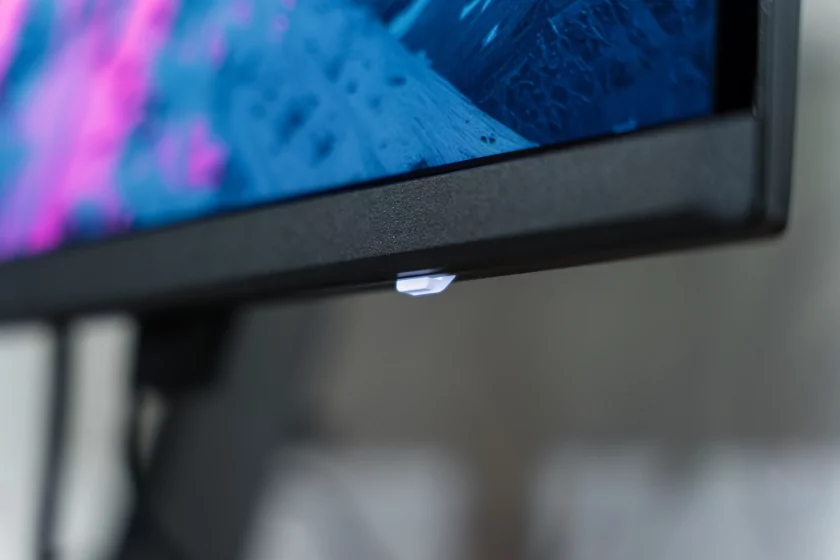 Магия QD-OLED, 240 Гц и отклик 0,03 мс: обзор геймерского монитора AOC AGON PRO AG276QZD2 — Дизайн и эргономика. 3