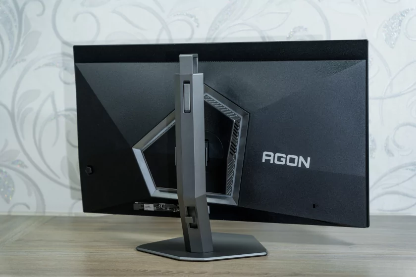 Магия QD-OLED, 240 Гц и отклик 0,03 мс: обзор геймерского монитора AOC AGON PRO AG276QZD2 — Дизайн и эргономика. 34