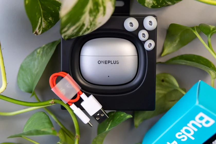 13 часов на одном заряде: обзор невероятно живучих TWS-наушников OnePlus Nord Buds 4 Pro — Автономность и зарядка. 1