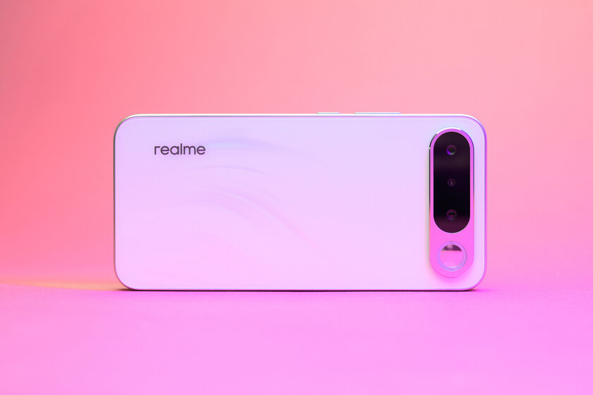 Зачем смартфону зеркало на задней крышке? Обзор realme 16 5G — Отзыв. 1