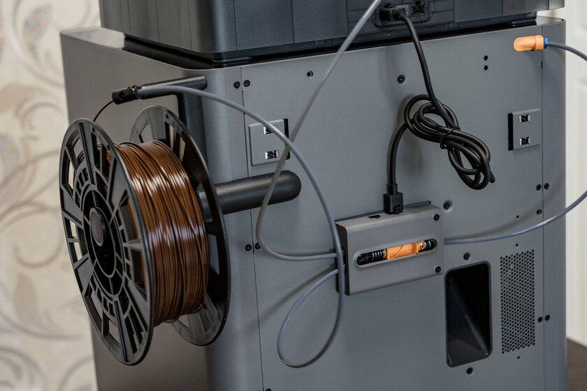 Я попробовал 3D-печать для ленивых. Обзор Bambu Lab P2S Combo, где многое делается автоматически