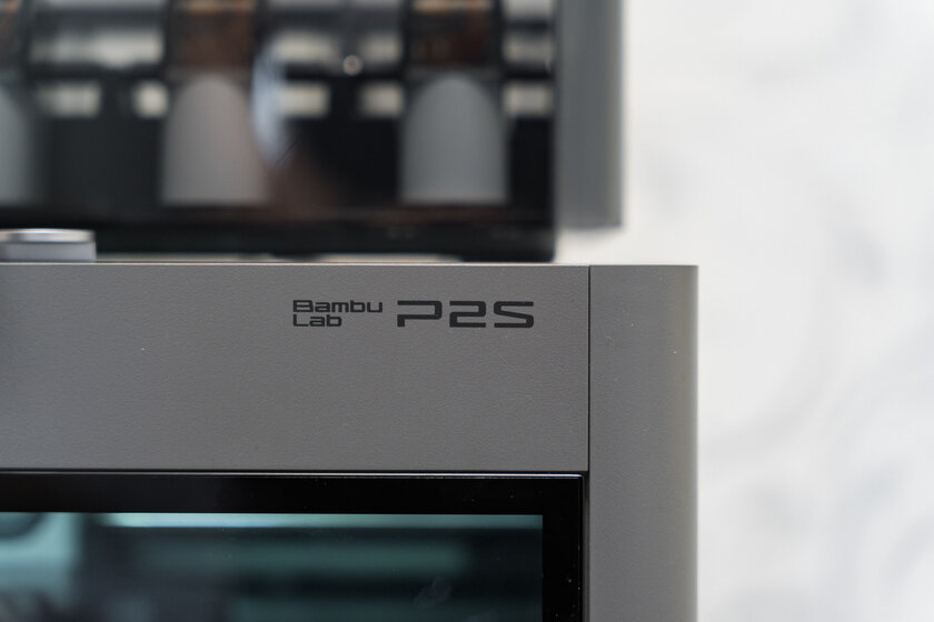Я попробовал 3D-печать для ленивых. Обзор Bambu Lab P2S Combo, где многое делается автоматически