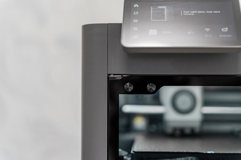Я попробовал 3D-печать для ленивых. Обзор Bambu Lab P2S Combo, где многое делается автоматически