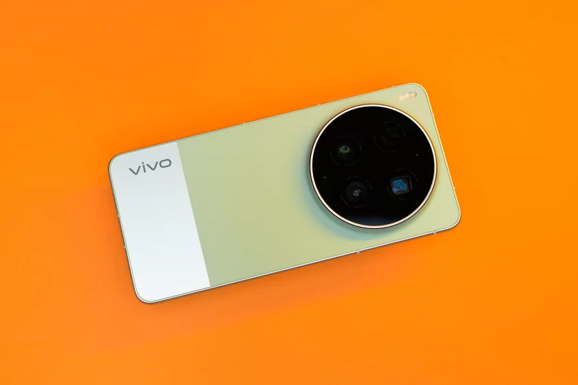 Я думал, смартфоны меня больше не удивят. Но потом на обзор приехал vivo X300 Ultra — вот чем хорош — Дизайн. 2