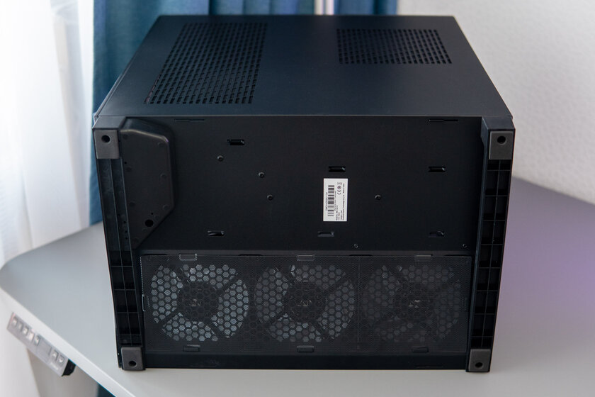 Этот ПК-корпус действительно похож на аквариум. Обзор необычного GameMax NEX C56 VC — Шасси. 10