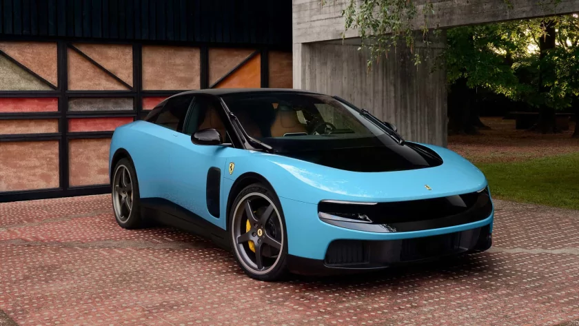 Ferrari представила первый в истории компании электрокар Luce: её облик разработал дизайнер оригинального iPhone