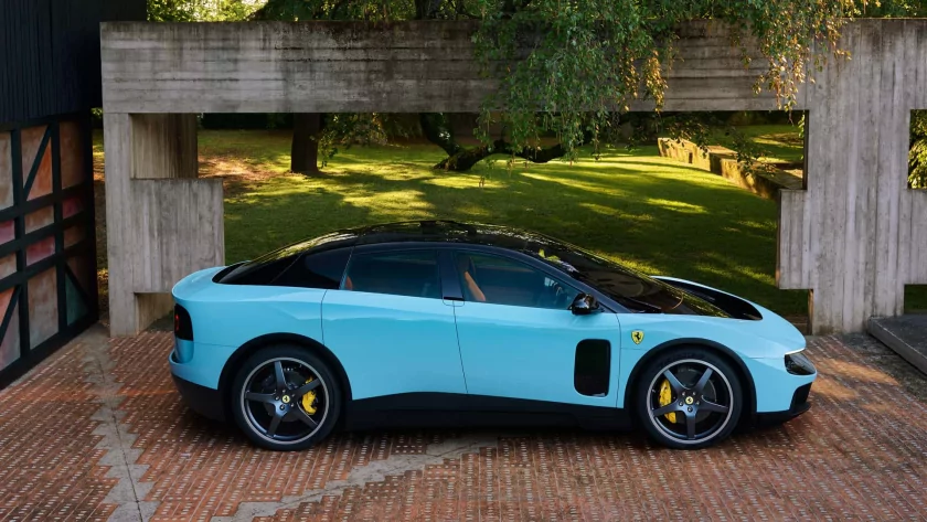 Ferrari представила первый в истории компании электрокар Luce: её облик разработал дизайнер оригинального iPhone